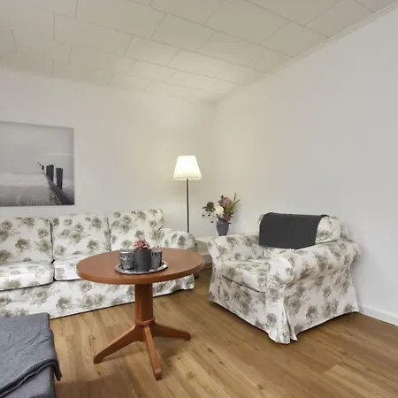 Modern Bungalow In Elmenhorst-lichtenhagen Near Sea Ferienhaus