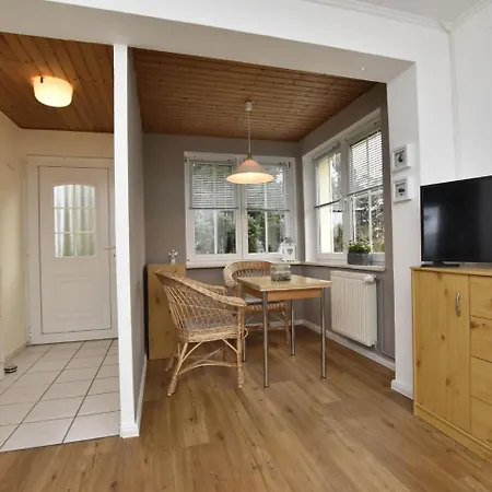 Modern Bungalow In Elmenhorst-lichtenhagen Near Sea Ferienhaus